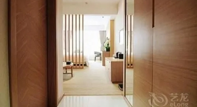 Wuhan Yuntai 6 Plus 1 Hotel, Varaa Hotelli Jiang'an 