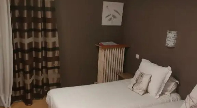Семейный номер Standard с балконом и с красивым видом из окна Hôtel Chastellares