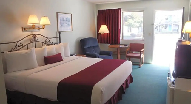 Номер Standard Americas Best Value Inn Saint Ignace