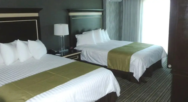 Четырёхместный номер Standard с видом на внутренний двор Pacifica Lighthouse Hotel Trademark Collection by Wyndham