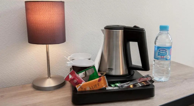 Трёхместный номер Standard Brit Hotel Avignon Sud Le Calendal