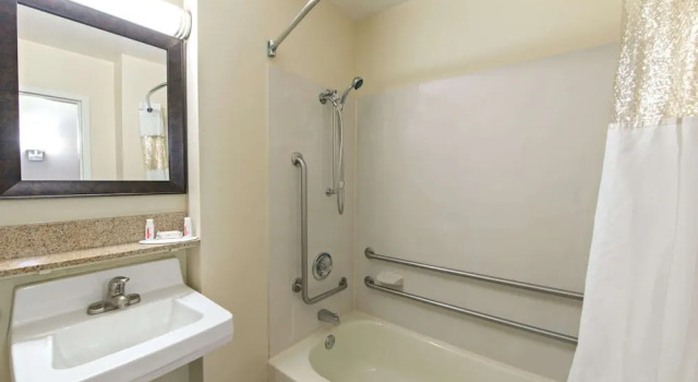 Двухместный номер для людей с ограниченными возможностями Baymont by Wyndham Louisville East