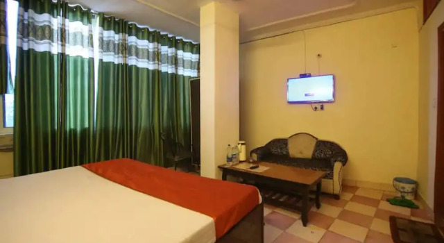 Skyee Residency Chandigarh by Goroomgo, Prenota Hotel Chandīgarh Chandigarh Region