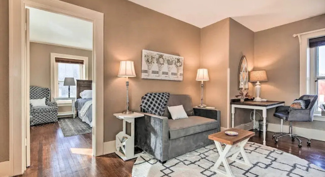 Pet-friendly Home: Grill & Fire Pit in Manhattan, Book Hotel 3-stjernede hoteller i Manhattan, 3*