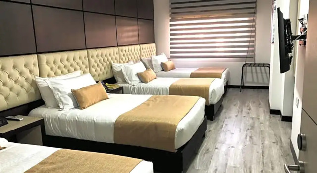 Семейный номер Standard Hotel American Visa Tower