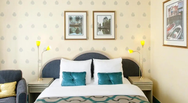 Номер Deluxe Carlton Oasis Hotel