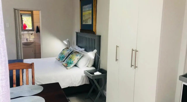 Baylight Accomodation Room 2, Забронировать Отель Отели Mossel с парковкой, Парковка
