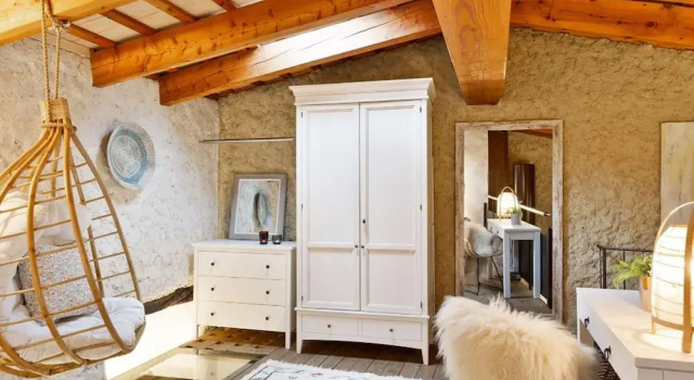 Charming Stone House Near Beach Retreat
