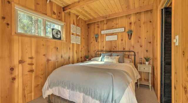 Коттедж 3 Mi to Big Trees State Park: Cabin w/ Scenic Deck