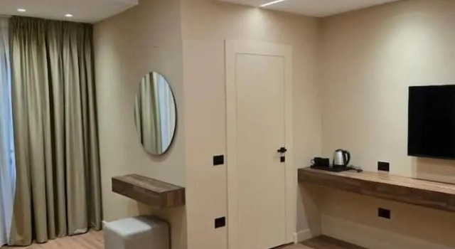 Полулюкс Haris Hotel & Suites