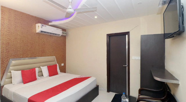 OYO 4849 Hotel Staywell, Varaa Hotelli Zirakpur Haryana