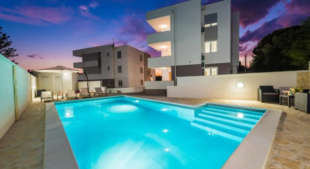 Апартаменты Villa Star 6 luxury apartment with a pool