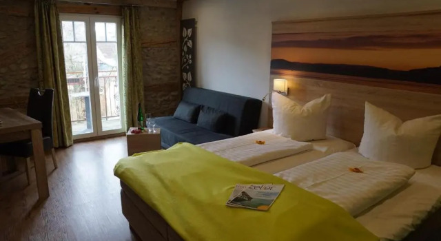 Двухместный номер Standard с балконом Gasthof zum Adler - Wahlwies-3 km z Bodensee Hotel geöffnet - Rest-Mo-Di-geschl