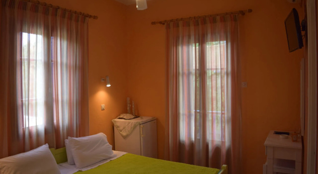 Christinis Guest Rooms