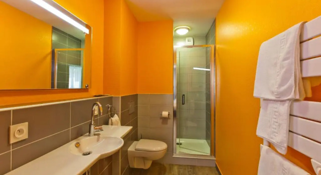 Номер Comfort Logis Hôtel LBB - les 2 lacs