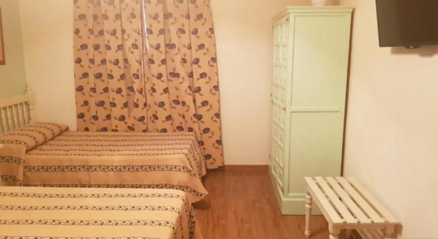 Hostal Hispalis, Забронировать Отель Отели провинции Севильи с парковкой, Парковка