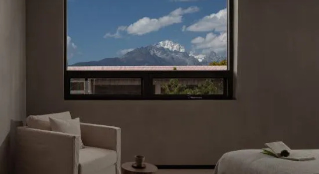 Семейный люкс с красивым видом из окна Nazhu Sky Courtyard Designer Snow Mountain View Homestay (Lijiang City Rizhao Jinshan Branch)