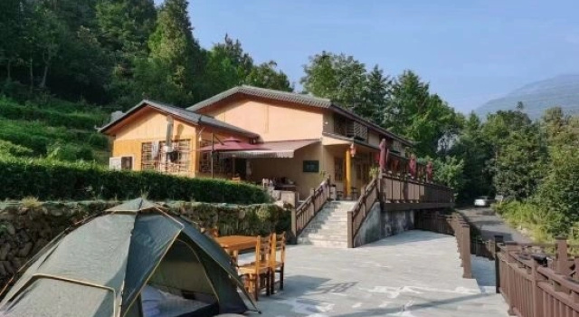 Тент с красивым видом из окна Yinxian Baicaotang (Jianhe 2nd Road)