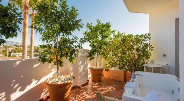 Полулюкс Molo Luxury Suites Puerto Banus