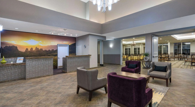 La Quinta Inn & Suites by Wyndham Loveland Estes Park, Забронировать Отель Отели Лавленд 3 звезды, 3*