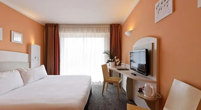Номер Comfort с балконом Best Western Astoria