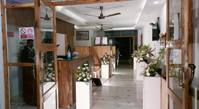 Pacific Inn 360 Degree Resort Rishikesh, Rezervovat Lázně / Resort Rišikéš Uttarakhand