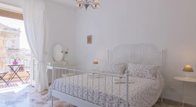 Двухместный номер Deluxe с балконом Maison Ortigia