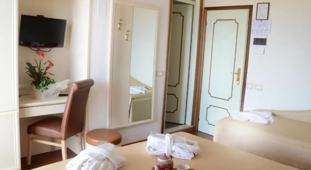 Четырёхместный номер Classic Hotel Apollo