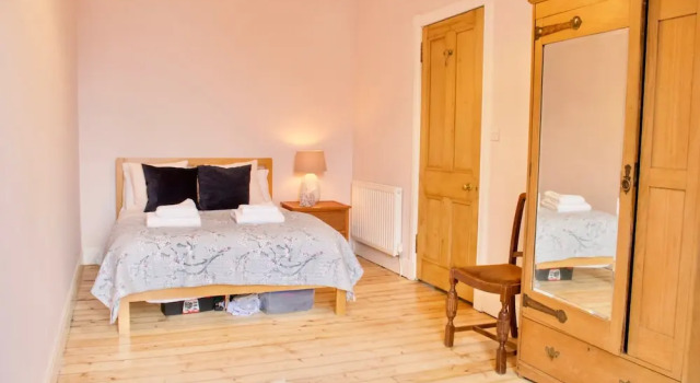 1 Bedroom Flat Near Holyrood Park, Prenota Hotel Edimburgo 