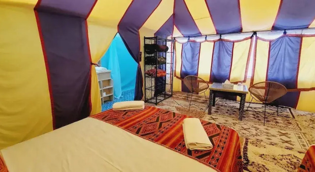 Тент с видом на горы Ksar Merzouga Camp