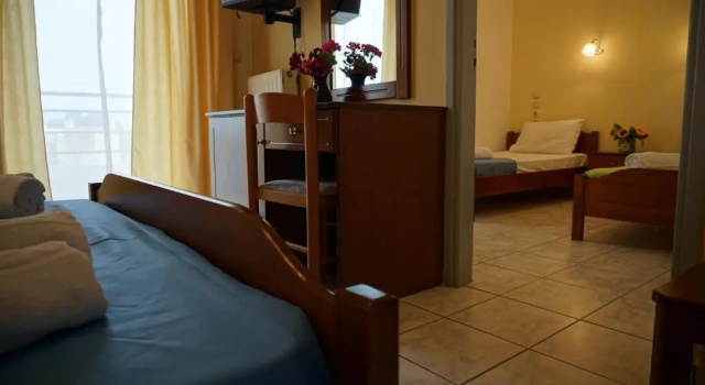 Четырёхместный номер Standard Iraklis Hotel