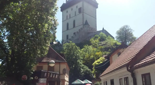 Apartmán se zahrádkou v krásné čtvrti Berouna, Rezerwuj Hotel Hotele w Central Bohemia z parkingiem, Parking