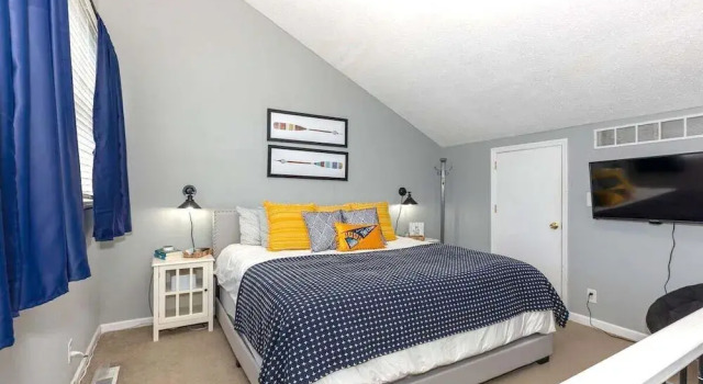3 Bedroom Osage Beach Condo w/ Pool & Main Channel Views