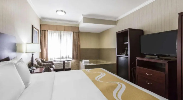 Номер Deluxe Quality Inn & Suites Los Angeles Airport - Stadium District