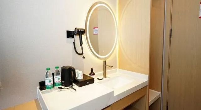 Hua Yuan Hotel, Book Hotel Hotels in Xinjiang with Parking, Parking