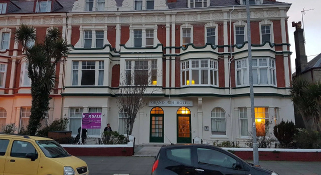 Grand Ash Hotel, Забронировать Отель Отели Лландидно с завтраком, рядом с Парки отдыха, Завтраки