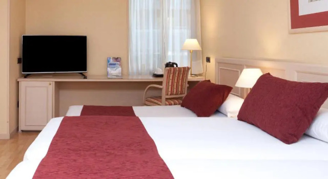 Трёхместный номер Standard BYPILLOW Castellana