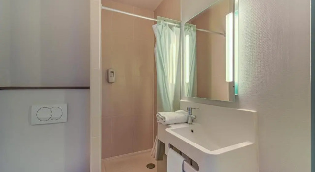 Четырёхместный номер B&B HOTEL Salon de Provence