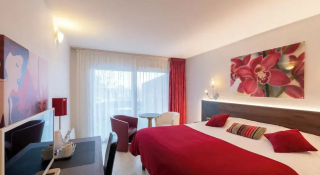 Двухместный номер Comfort с балконом Logis Hotel Arc En Ciel