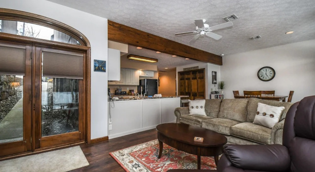 Glendale Shores 2 Bedroom Townhome #20, Buchen Sie Hotel Hotels in Maryland mit Parkplatz, Parkplätze