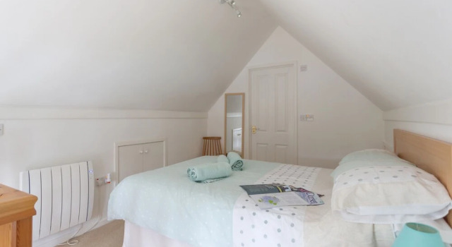 Коттедж Little England Cottage