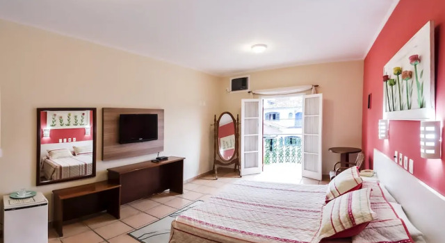 Hotel Villa Di Rimini, Забронировать Отель Отели Убатуба с парковкой, рядом с Praia do Itagua, Парковка