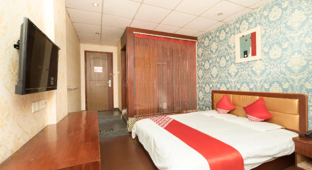 OYO Xijing Hotel