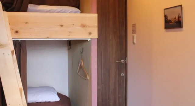 Кровать в общем номере (женский номер) Bar & Hostel MONDO - Hostel