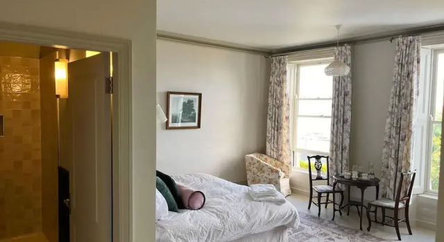 Lynwood house, Book Hotel Cobh 