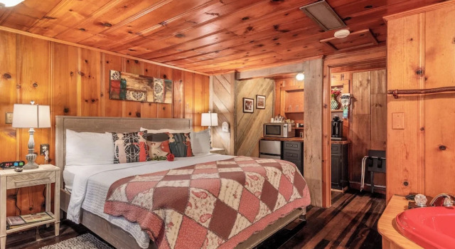 Двухместный люкс Tall Pines Inn