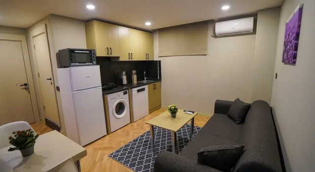 Апартаменты Economy Moon Suites