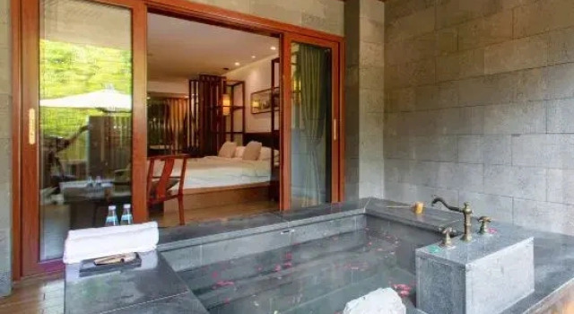 Люкс с видом на внутренний двор Nanshan Bamboo Hai'anyu Yuenanshan Hot Spring Resort Hotel