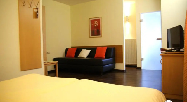 Полулюкс Logis Hôtel Acacia