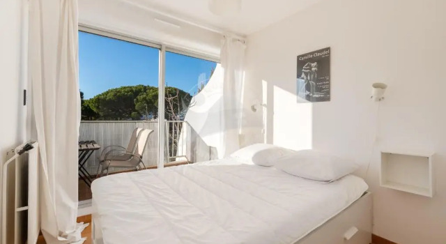 AS11677 - Marina de type p3 avec parking privé et appontement, Rezerwuj Apartament Hotele w Camargue z parkingiem, Parking